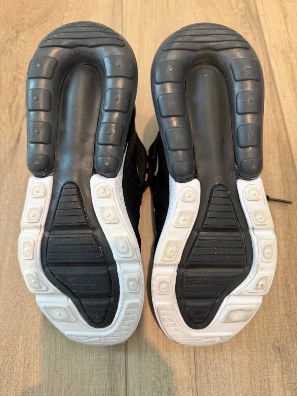 Nike Air Max 270 Black White Women's Size 5 Excellent Condition